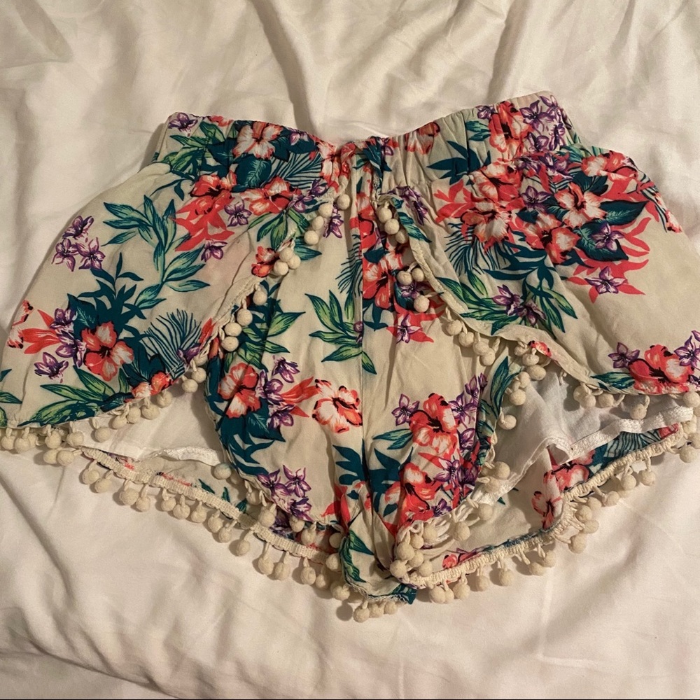 Tobi pompom shorts